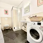 Apartment Stylisches Studio Apartment Mit Balkon Und Privatem Stellplatz Fuer Bis Zu 4 Personen Nur Wenige Minuten Von Der Innenstadt & Mosel Entfernt