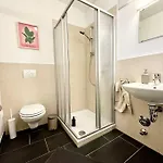 Stylisches Studio Apartment Mit Balkon Und Privatem Stellplatz Fuer Bis Zu 4 Personen Nur Wenige Minuten Von Der Innenstadt & Mosel Entfernt * Koblenz (Rhineland-Palatinate)
