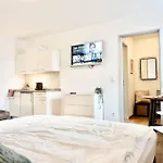 Stylisches Studio Apartment Mit Balkon Und Privatem Stellplatz Fuer Bis Zu 4 Personen Nur Wenige Minuten Von Der Innenstadt & Mosel Entfernt Apartment Koblenz (Rhineland-Palatinate)