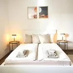 Stylisches Studio Apartment Mit Balkon Und Privatem Stellplatz Fuer Bis Zu 4 Personen Nur Wenige Minuten Von Der Innenstadt & Mosel Entfernt Apartment Koblenz (Rhineland-Palatinate)