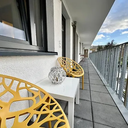 Stylisches Mit Balkon Und Privatem Stellplatz Fuer Bis Zu 4 Personen Nur Wenige Minuten Von Der Innenstadt & Mosel Entfernt Apartmán *