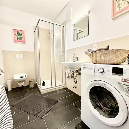 Apartmán Stylisches Mit Balkon Und Privatem Stellplatz Fuer Bis Zu 4 Personen Nur Wenige Minuten Von Der Innenstadt & Mosel Entfernt