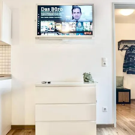 Stylisches Mit Balkon Und Privatem Stellplatz Fuer Bis Zu 4 Personen Nur Wenige Minuten Von Der Innenstadt & Mosel Entfernt