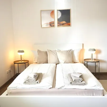 Stylisches Mit Balkon Und Privatem Stellplatz Fuer Bis Zu 4 Personen Nur Wenige Minuten Von Der Innenstadt & Mosel Entfernt 아파트 코블렌츠