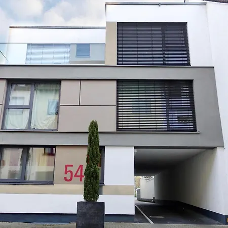 Stylisches Mit Balkon Und Privatem Stellplatz Fuer Bis Zu 4 Personen Nur Wenige Minuten Von Der Innenstadt & Mosel Entfernt 아파트 *