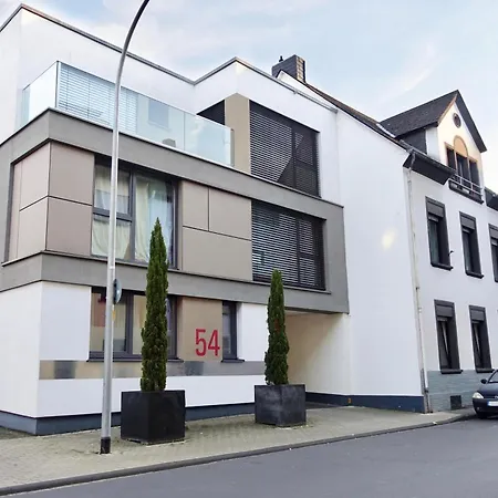 Stylisches Mit Balkon Und Privatem Stellplatz Fuer Bis Zu 4 Personen Nur Wenige Minuten Von Der Innenstadt & Mosel Entfernt 아파트 *