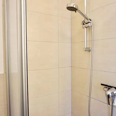 Apartamento Stylisches Mit Balkon Und Privatem Stellplatz Für Bis Zu 4 Personen Nur Wenige Minuten Von Der Innenstadt&mosel Entfernt *