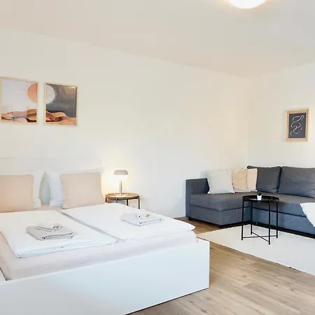 Stylisches Mit Balkon Und Privatem Stellplatz Für Bis Zu 4 Personen Nur Wenige Minuten Von Der Innenstadt&mosel Entfernt * Coblenza