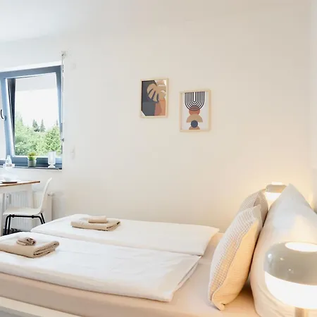 Stylisches Mit Balkon Und Privatem Stellplatz Für Bis Zu 4 Personen Nur Wenige Minuten Von Der Innenstadt&mosel Entfernt