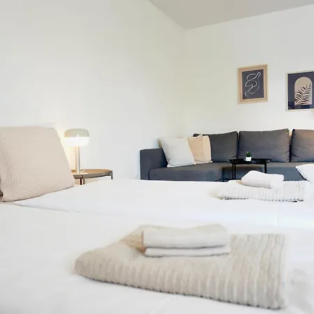 Apartamento Stylisches Mit Balkon Und Privatem Stellplatz Für Bis Zu 4 Personen Nur Wenige Minuten Von Der Innenstadt&mosel Entfernt