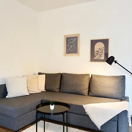 Stylisches Mit Balkon Und Privatem Stellplatz Für Bis Zu 4 Personen Nur Wenige Minuten Von Der Innenstadt&mosel Entfernt Coblenza
