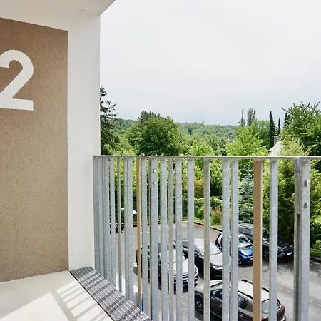 Apartamento Stylisches Mit Balkon Und Privatem Stellplatz Für Bis Zu 4 Personen Nur Wenige Minuten Von Der Innenstadt&mosel Entfernt *