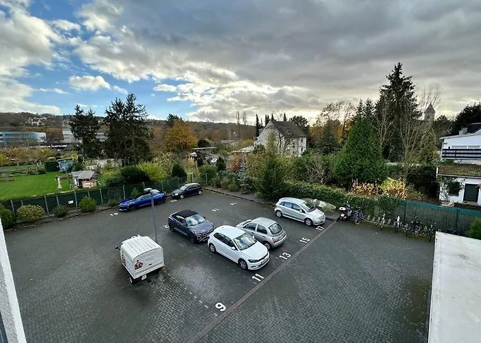 Stylisches Studio Apartment Mit Balkon Und Privatem Stellplatz Fuer Bis Zu 4 Personen Nur Wenige Minuten Von Der Innenstadt & Mosel Entfernt