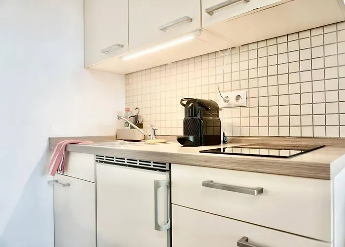 Stylisches Studio Apartment Mit Balkon Und Privatem Stellplatz Fuer Bis Zu 4 Personen Nur Wenige Minuten Von Der Innenstadt & Mosel Entfernt *