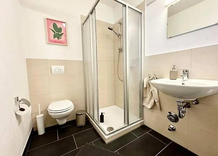 Stylisches Studio Apartment Mit Balkon Und Privatem Stellplatz Fuer Bis Zu 4 Personen Nur Wenige Minuten Von Der Innenstadt & Mosel Entfernt * Koblenz (Rhineland-Palatinate)