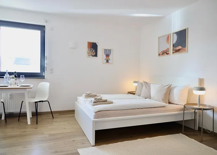 Stylisches Studio Apartment Mit Balkon Und Privatem Stellplatz Fuer Bis Zu 4 Personen Nur Wenige Minuten Von Der Innenstadt & Mosel Entfernt Apartment *