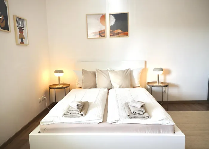 Stylisches Studio Apartment Mit Balkon Und Privatem Stellplatz Fuer Bis Zu 4 Personen Nur Wenige Minuten Von Der Innenstadt & Mosel Entfernt Apartment Koblenz (Rhineland-Palatinate)