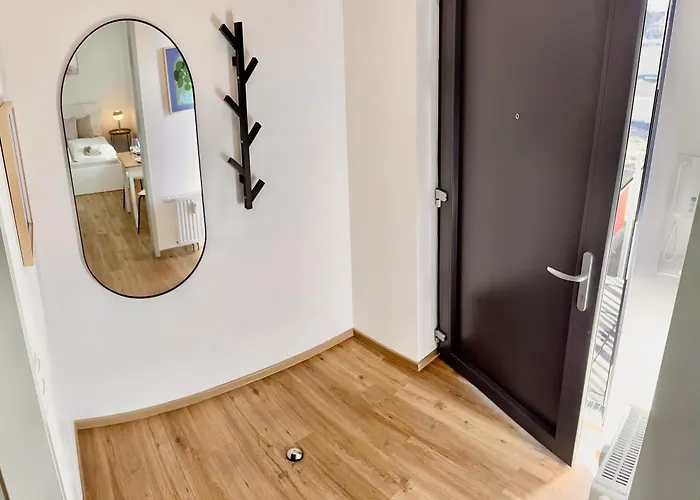 Stylisches Studio Apartment Mit Balkon Und Privatem Stellplatz Fuer Bis Zu 4 Personen Nur Wenige Minuten Von Der Innenstadt & Mosel Entfernt Apartment *